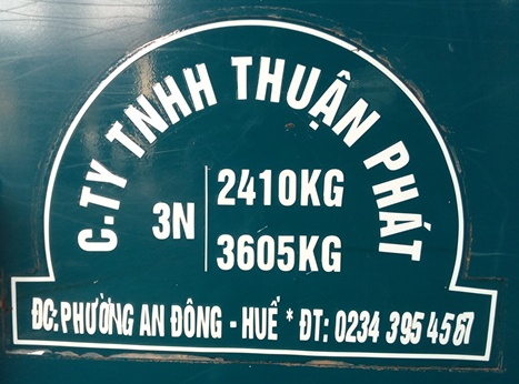 Quy định về kiểm tra biểu trưng, thông tin kẻ trên cánh cửa xe